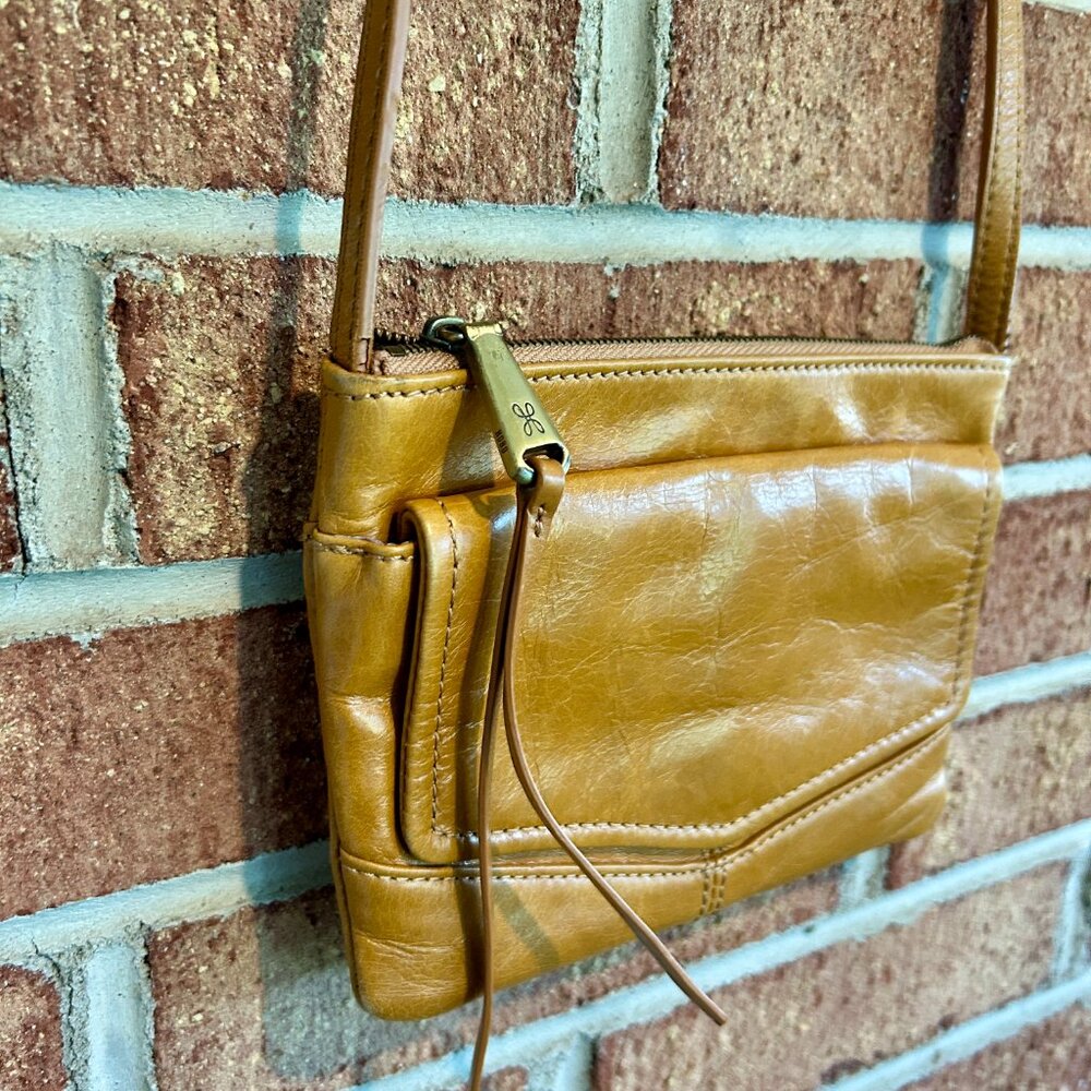 HOBO Amble Leather Crossbody Bag - Picture 5 of 11